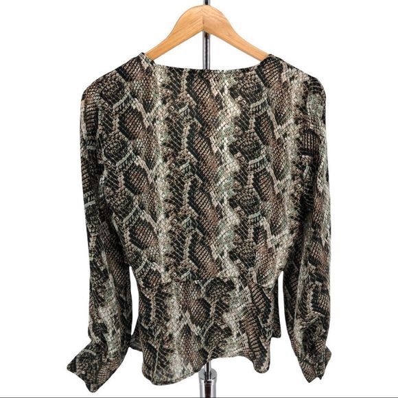 Cupcakes & Cashmere Jasper Wrap Blouse in Brown Snake Print NWT - Picture 8 of 12